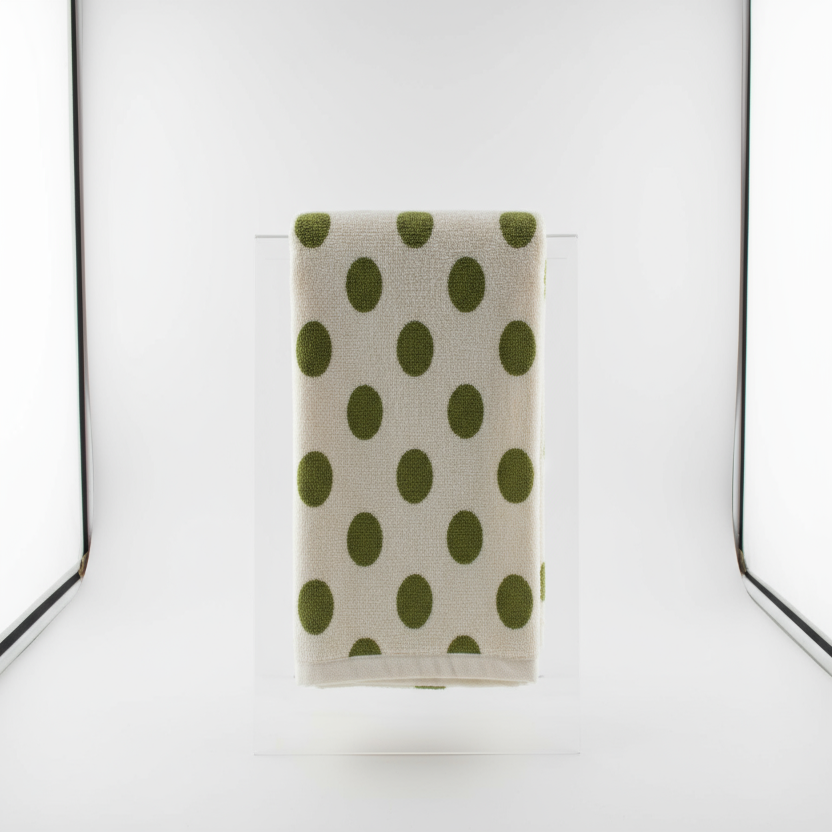 green dots towel snapshot